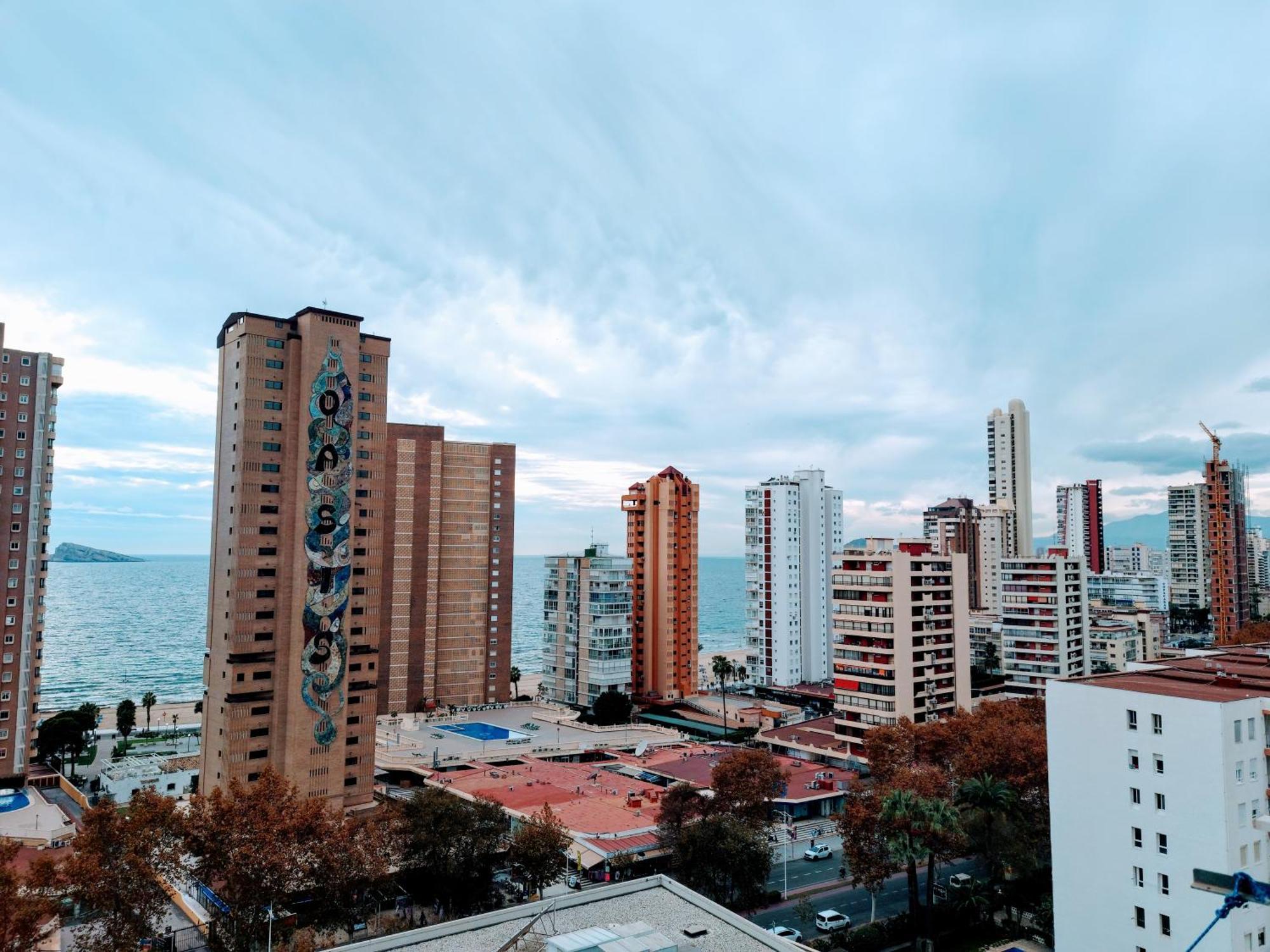 Blue Sky Apartment Бенидорм Экстерьер фото