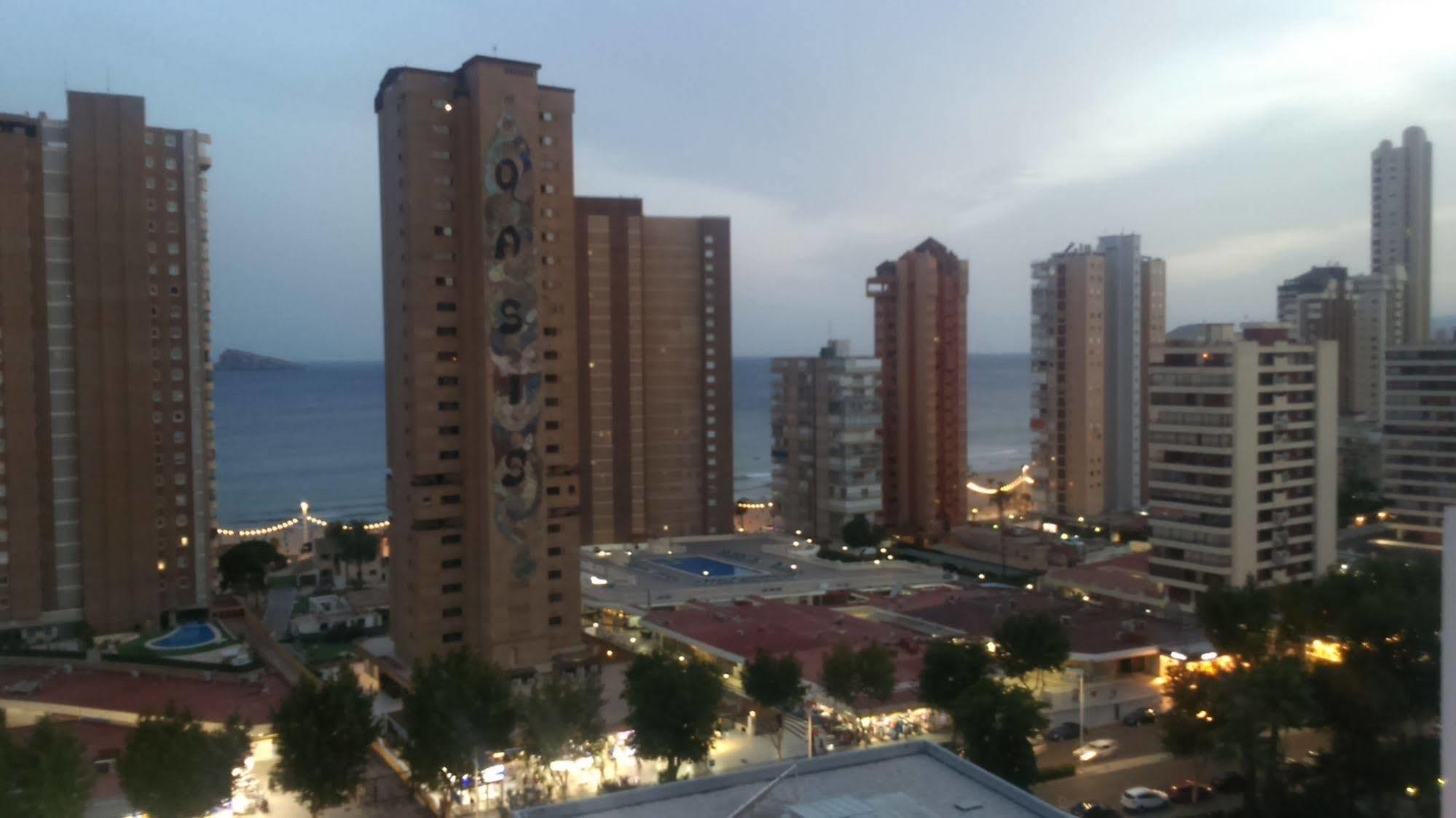 Blue Sky Apartment Бенидорм Экстерьер фото