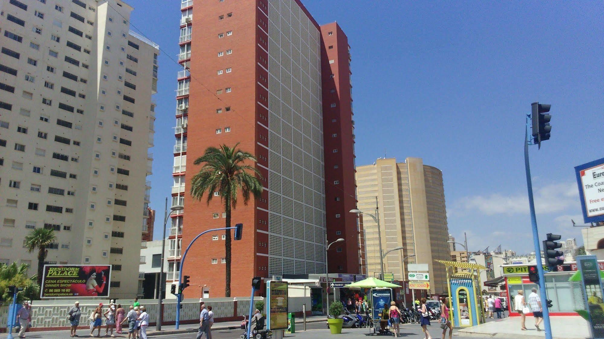 Blue Sky Apartment Бенидорм Экстерьер фото